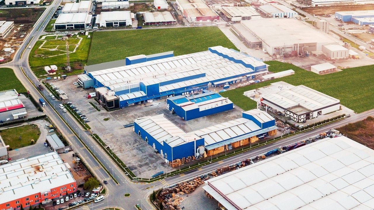 27.000 M2 FABRİKA YÜKSEK TAVAN AYDINLATMA VE ELEKTRİFİKASYON İŞLERİ